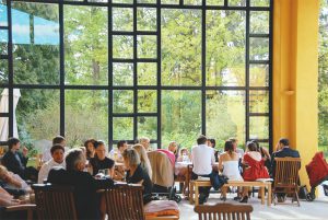 Nordterrasse mit Blick auf den Schlosspark