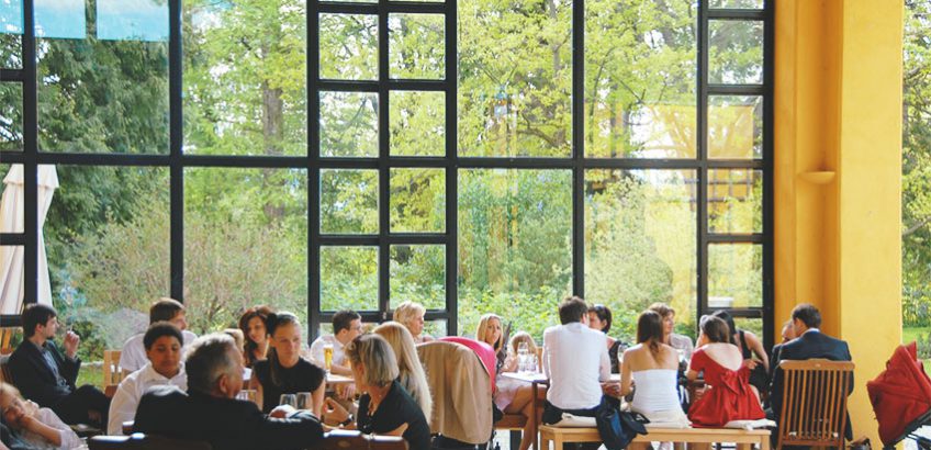 Nordterrasse mit Blick auf den Schlosspark