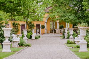 Wintergarten mit Blick auf den Schlosspark